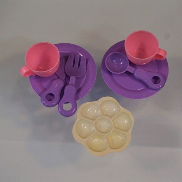 Vintage Child Play Kitchen Dishes Toys Plates Cups Cutlery Lot Of 8 - Picture 2 of 3